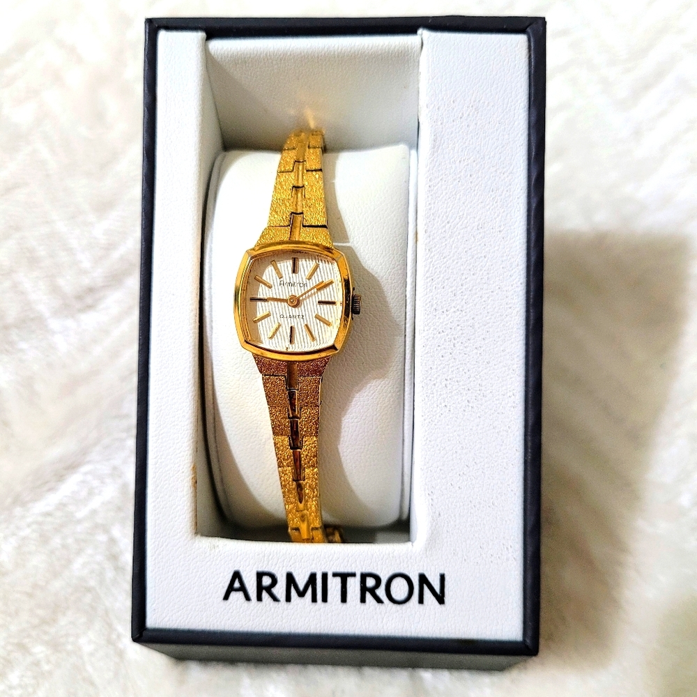 Vintage Gold toned Armitron Quartz 25/3710 Watch